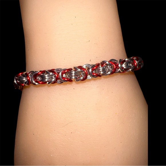 Red & Silvertone Byzantine Chainmail Bracelet - Picture 1 of 6